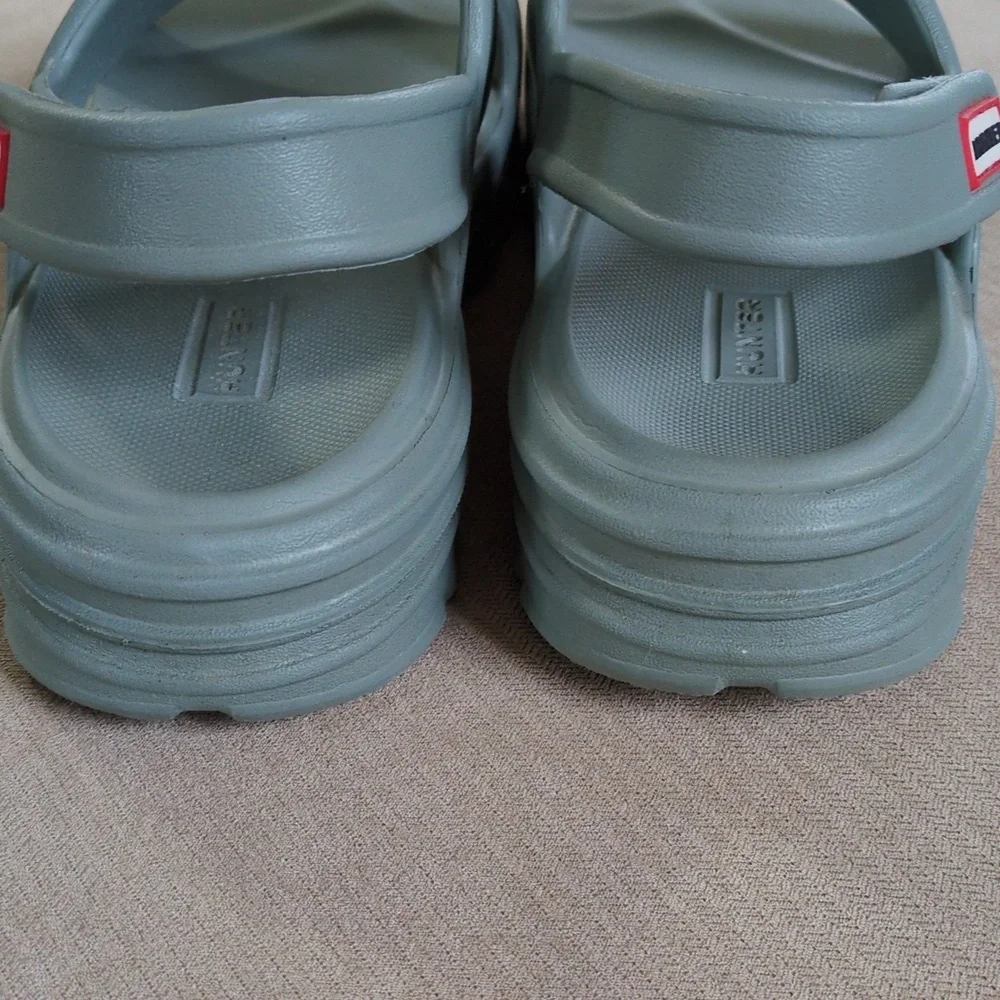 Hunter Bloom Algae Foam Sandals In Sweet Gale Green Size 8